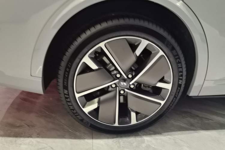 Used Li Auto L9 2025 Ultra Smart Refreshed Edition Exterior 5