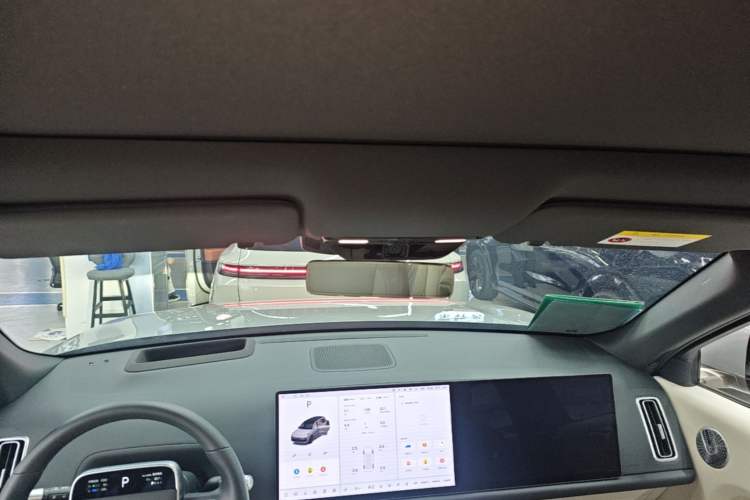 Used Li Auto L9 2025 Ultra Smart Refreshed Edition Headliner