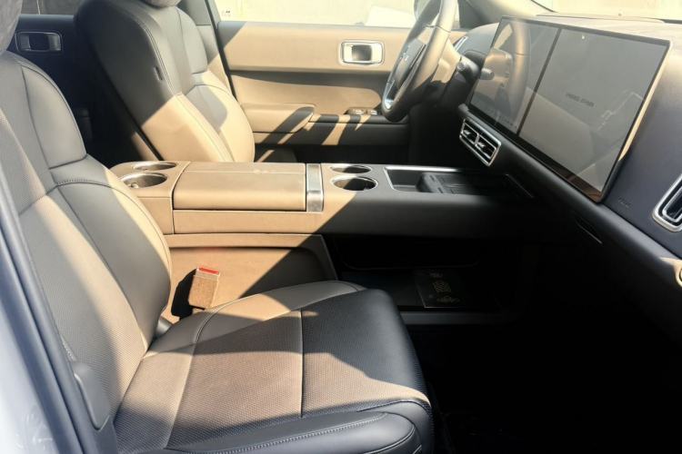 Used Li Auto L9 2025 Ultra Smart Refreshed Edition Interior 3