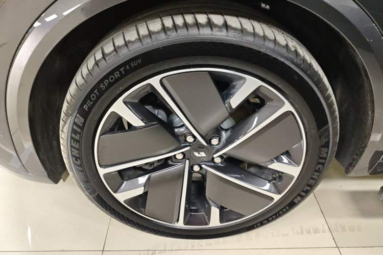 Used Li Auto L9 2025 Ultra Smart Refreshed Edition Left Front Wheel Hub