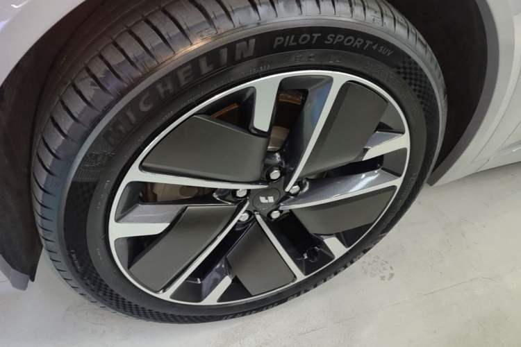 Used Li Auto L9 2025 Ultra Smart Refreshed Edition Left Front Wheel Hub