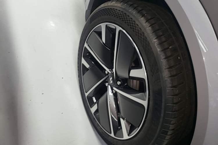 Used Li Auto L9 2025 Ultra Smart Refreshed Edition Right Rear Wheel Hub