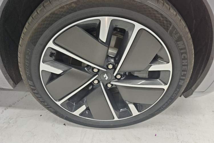 Used Li Auto L9 2025 Ultra Smart Refreshed Edition Right Rear Wheel Hub