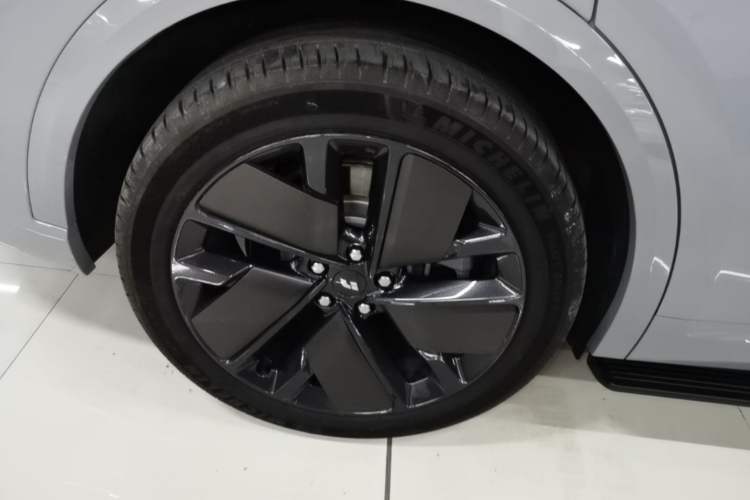 Used Li Auto L9 2025 Ultra Smart Refreshed Edition Right Rear Wheel Hub
