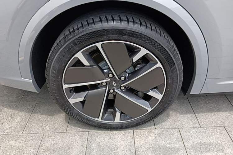 Used Li Auto L9 2025 Ultra Smart Refreshed Edition Right Rear Wheel Hub