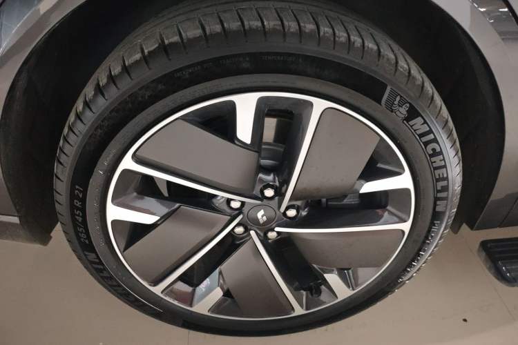Used Li Auto L9 2025 Ultra Smart Refreshed Edition Right Rear Wheel Hub