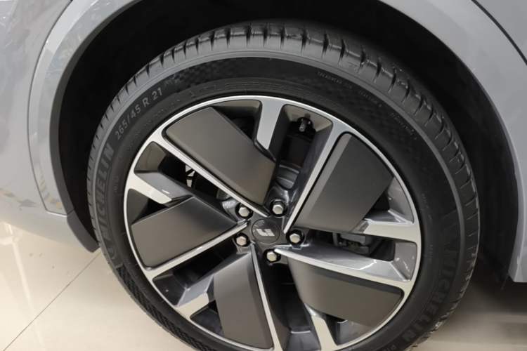 Used Li Auto L9 2025 Pro Smart Refreshed Edition Right Rear Wheel Hub