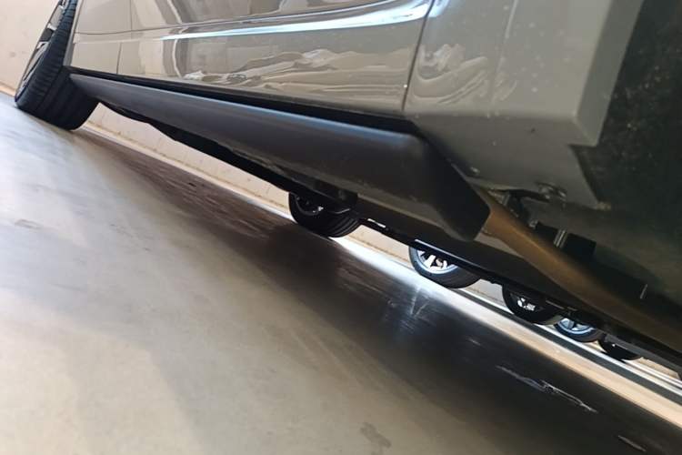 Used Li Auto L9 2025 Ultra Smart Refreshed Edition Right Side Sill
