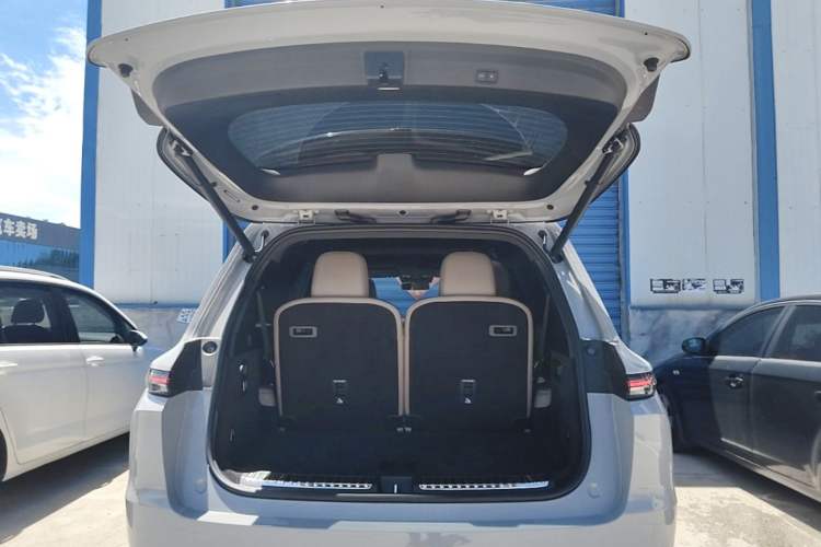 Used Li Auto L9 2025 Pro Smart Refreshed Edition Trunk