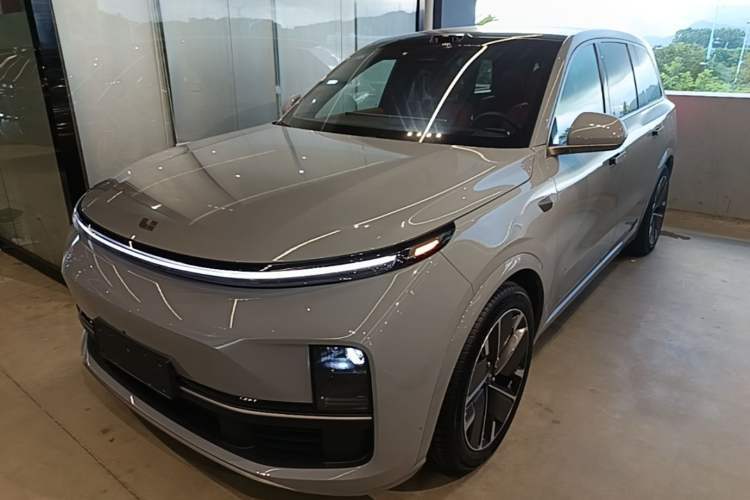 Used Li Auto L9 2025 Ultra Smart Refreshed Edition Guazi used car, China used car export, Used car for sale, Used cars, Cheapest cars for sale