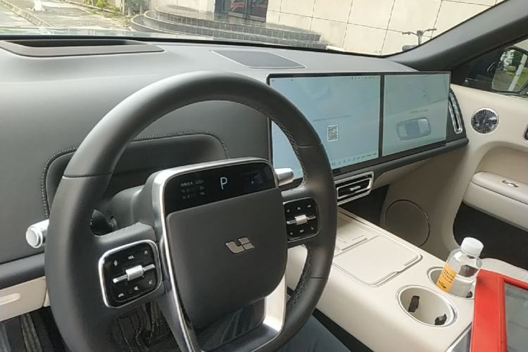 Used Li Auto L9 2025 Pro Smart Refreshed Edition Center Console