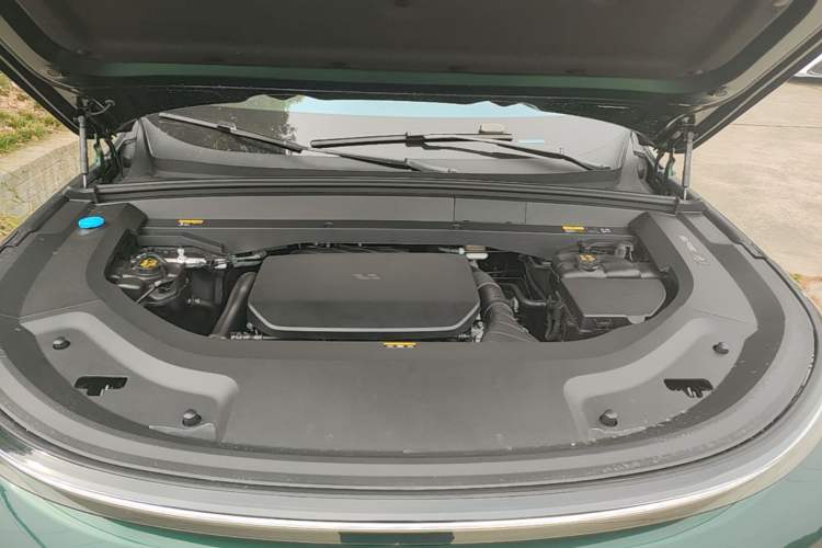 Used Li Auto L9 2025 Ultra Smart Refreshed Edition Engine Bay