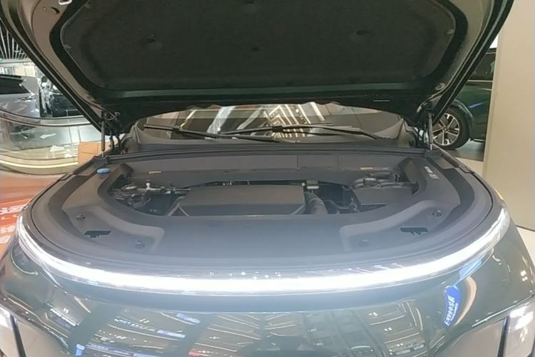 Used Li Auto L9 2025 Ultra Smart Refreshed Edition Engine Bay