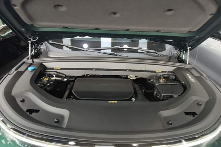 Used Li Auto L9 2025 Ultra Smart Refreshed Edition Engine Bay