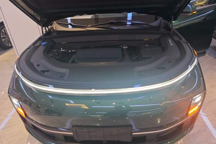 Used Li Auto L9 2025 Ultra Smart Refreshed Edition Engine Bay