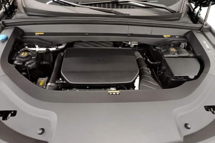 Used Li Auto L9 2025 Ultra Smart Refreshed Edition Engine Bay