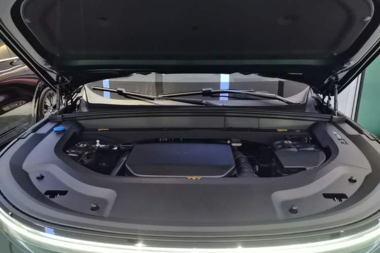 Used Li Auto L9 2025 Ultra Smart Refreshed Edition Engine Bay