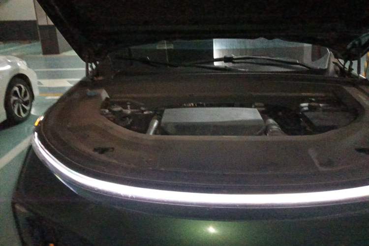 Used Li Auto L9 2025 Ultra Smart Refreshed Edition Engine Bay Right