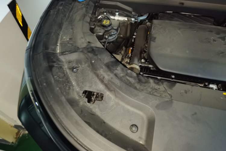 Used Li Auto L9 2025 Ultra Smart Refreshed Edition Engine Bay Right