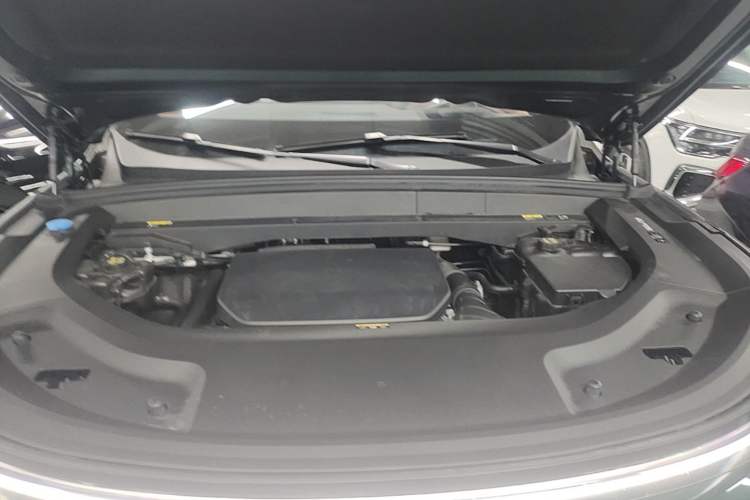 Used Li Auto L9 2025 Ultra Smart Refreshed Edition Engine Bay
