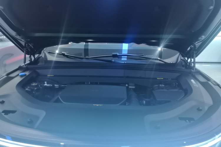 Used Li Auto L9 2025 Ultra Smart Refreshed Edition Engine Bay