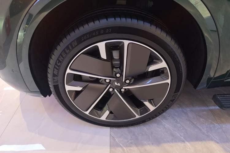 Used Li Auto L9 2025 Ultra Smart Refreshed Edition Exterior 4