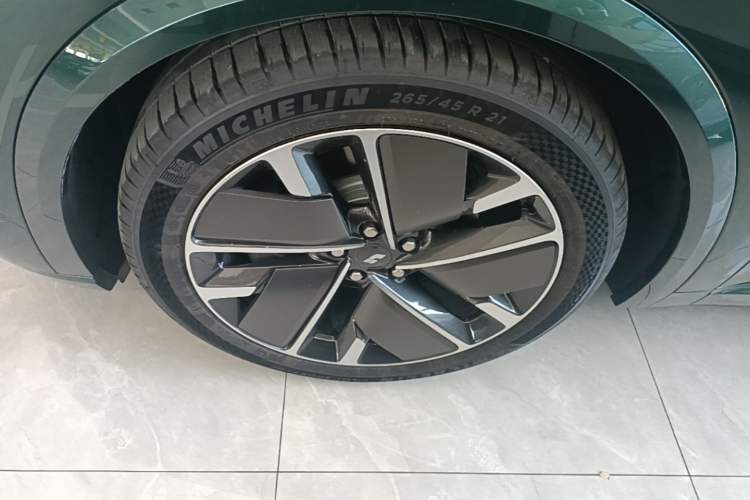 Used Li Auto L9 2025 Ultra Smart Refreshed Edition Exterior 4