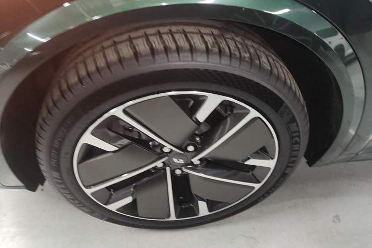Used Li Auto L9 2025 Ultra Smart Refreshed Edition Exterior 4