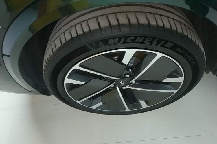Used Li Auto L9 2025 Ultra Smart Refreshed Edition Exterior 5