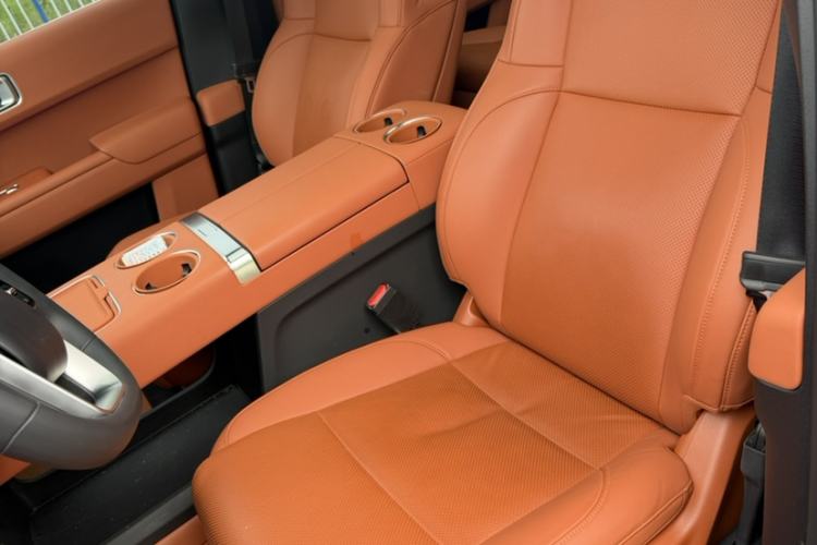 Used Li Auto L9 2025 Pro Smart Refreshed Edition Interior 1