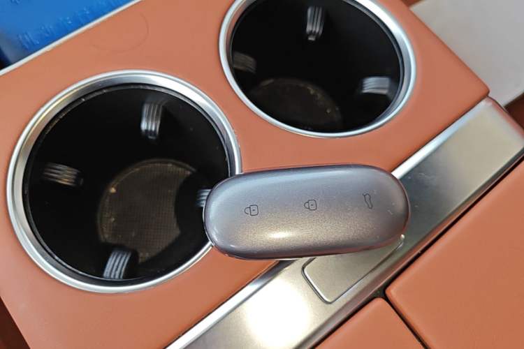 Used Li Auto L9 2025 Pro Smart Refreshed Edition Interior 1