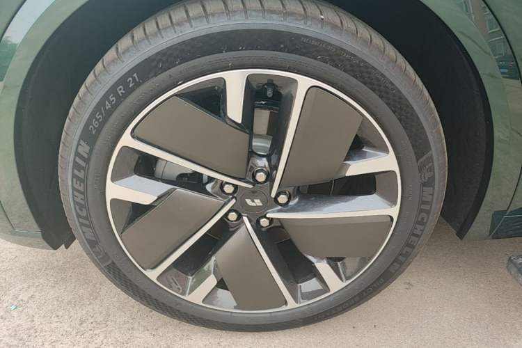 Used Li Auto L9 2025 Ultra Smart Refreshed Edition Left Front Wheel Hub