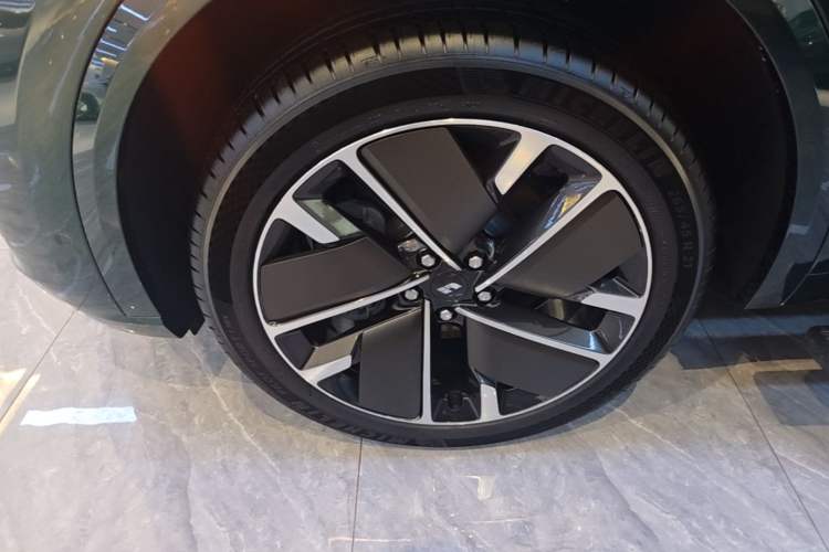 Used Li Auto L9 2025 Ultra Smart Refreshed Edition Left Front Wheel Hub