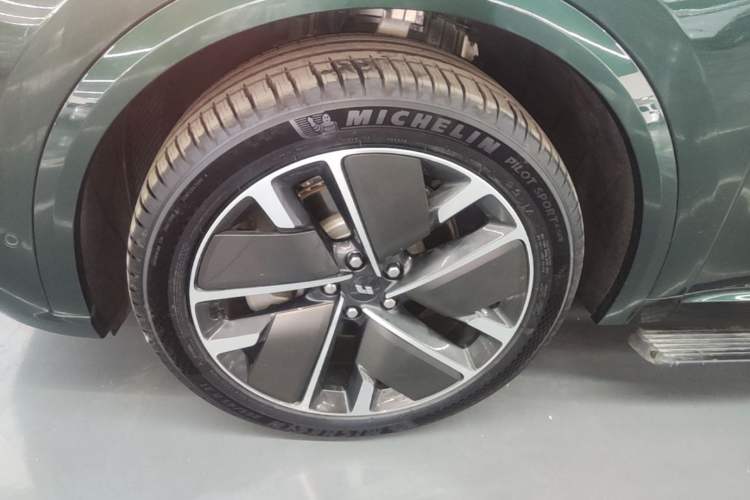 Used Li Auto L9 2025 Ultra Smart Refreshed Edition Left Front Wheel Hub
