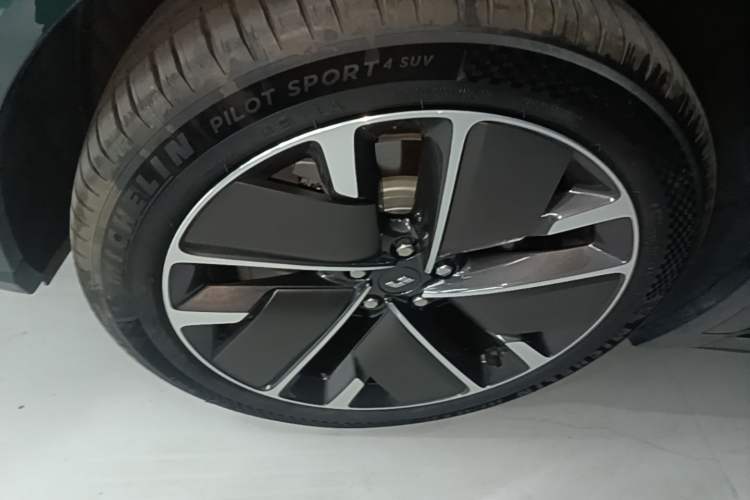 Used Li Auto L9 2025 Ultra Smart Refreshed Edition Left Front Wheel Hub
