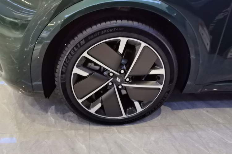 Used Li Auto L9 2025 Ultra Smart Refreshed Edition Left Front Wheel Hub