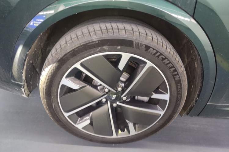 Used Li Auto L9 2025 Ultra Smart Refreshed Edition Right Rear Wheel Hub