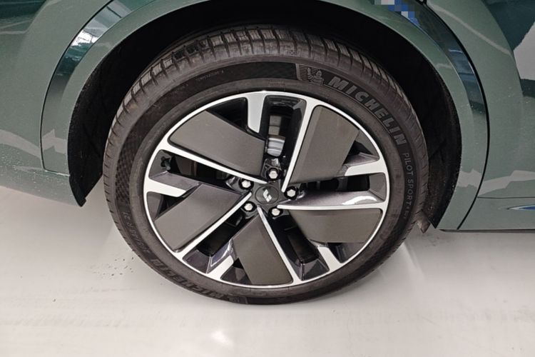 Used Li Auto L9 2025 Ultra Smart Refreshed Edition Right Rear Wheel Hub