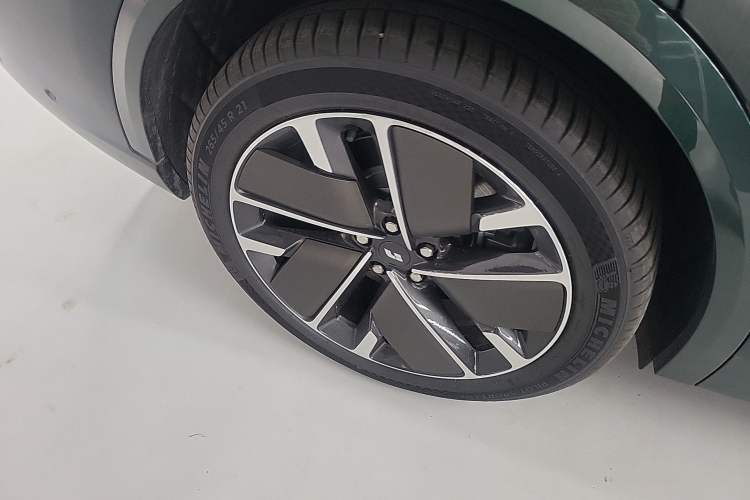 Used Li Auto L9 2025 Ultra Smart Refreshed Edition Right Rear Wheel Hub