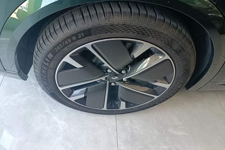Used Li Auto L9 2025 Ultra Smart Refreshed Edition Right Rear Wheel Hub