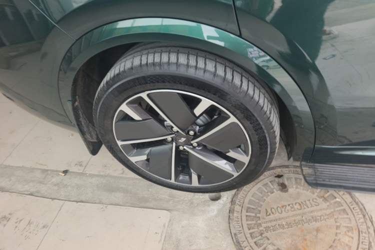Used Li Auto L9 2025 Pro Smart Refreshed Edition Right Rear Wheel Hub