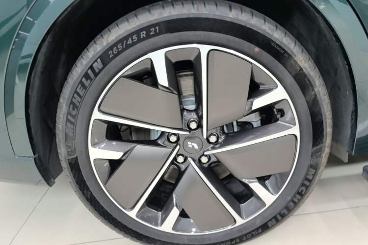 Used Li Auto L9 2025 Ultra Smart Refreshed Edition Right Rear Wheel Hub