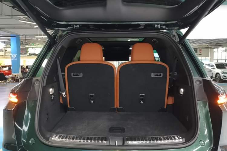 Used Li Auto L9 2025 Ultra Smart Refreshed Edition Trunk