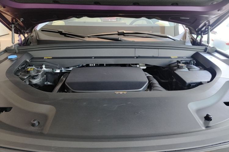 Used Li Auto L9 2025 Ultra Smart Refreshed Edition Engine Bay