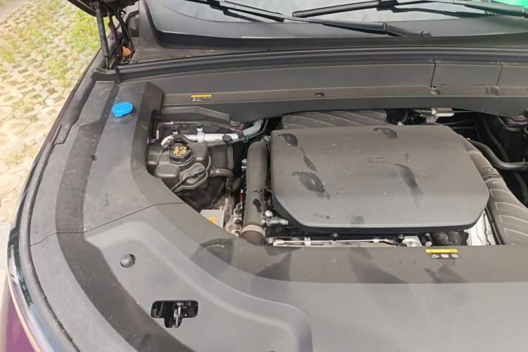 Used Li Auto L9 2025 Ultra Smart Refreshed Edition Engine Bay Right
