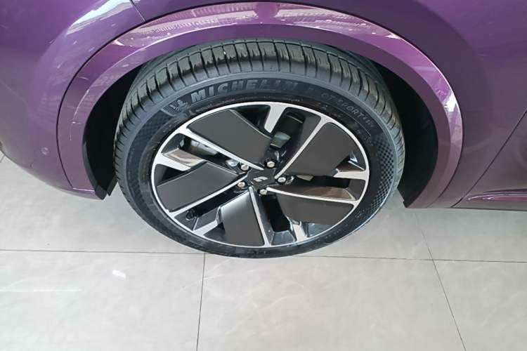Used Li Auto L9 2025 Ultra Smart Refreshed Edition Exterior 4