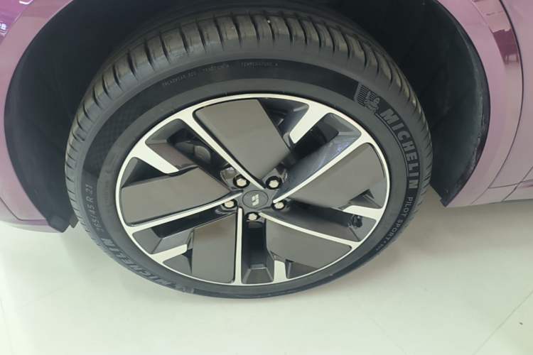 Used Li Auto L9 2025 Ultra Smart Refreshed Edition Left Front Wheel Hub