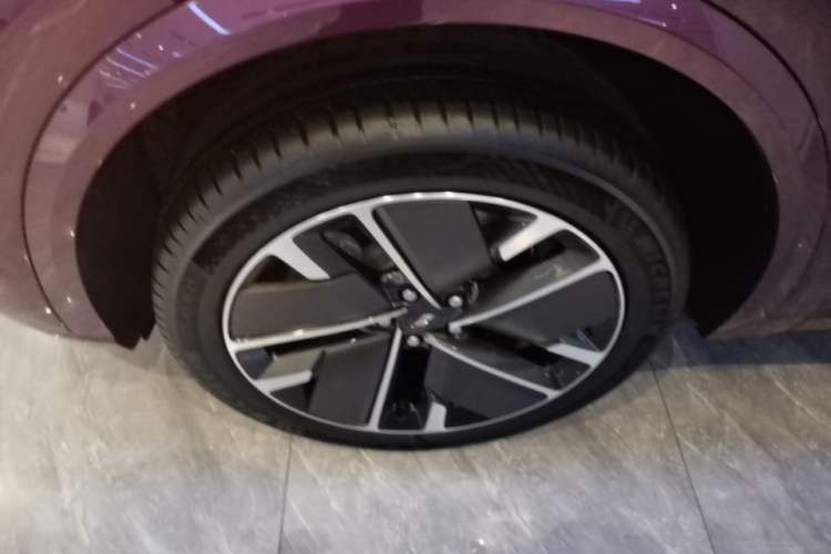 Used Li Auto L9 2025 Ultra Smart Refreshed Edition Left Front Wheel Hub