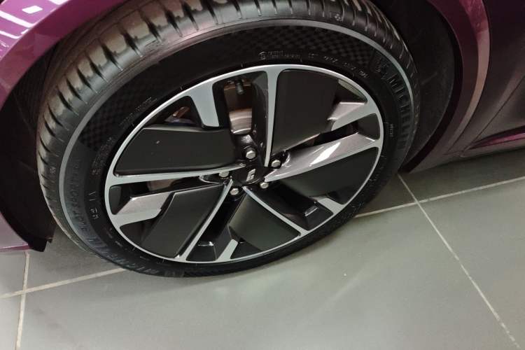 Used Li Auto L9 2025 Ultra Smart Refreshed Edition Left Front Wheel Hub