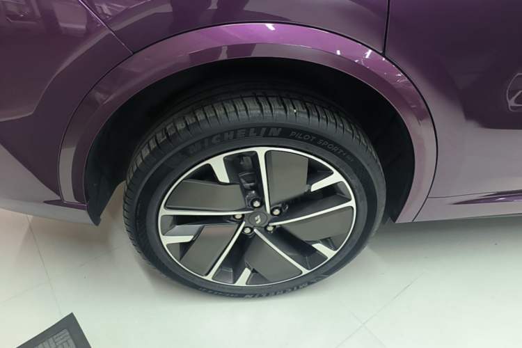 Used Li Auto L9 2025 Ultra Smart Refreshed Edition Right Rear Wheel Hub